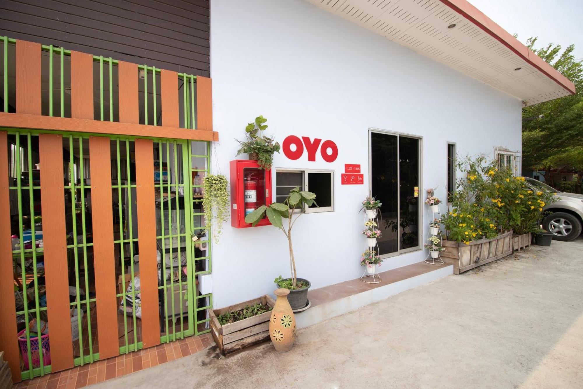 Oyo 644 Pong Pai House Hotel Bangkok Kültér fotó